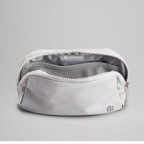Lululemon Everywhere Belt Bag 1L - Picture 3 of 11